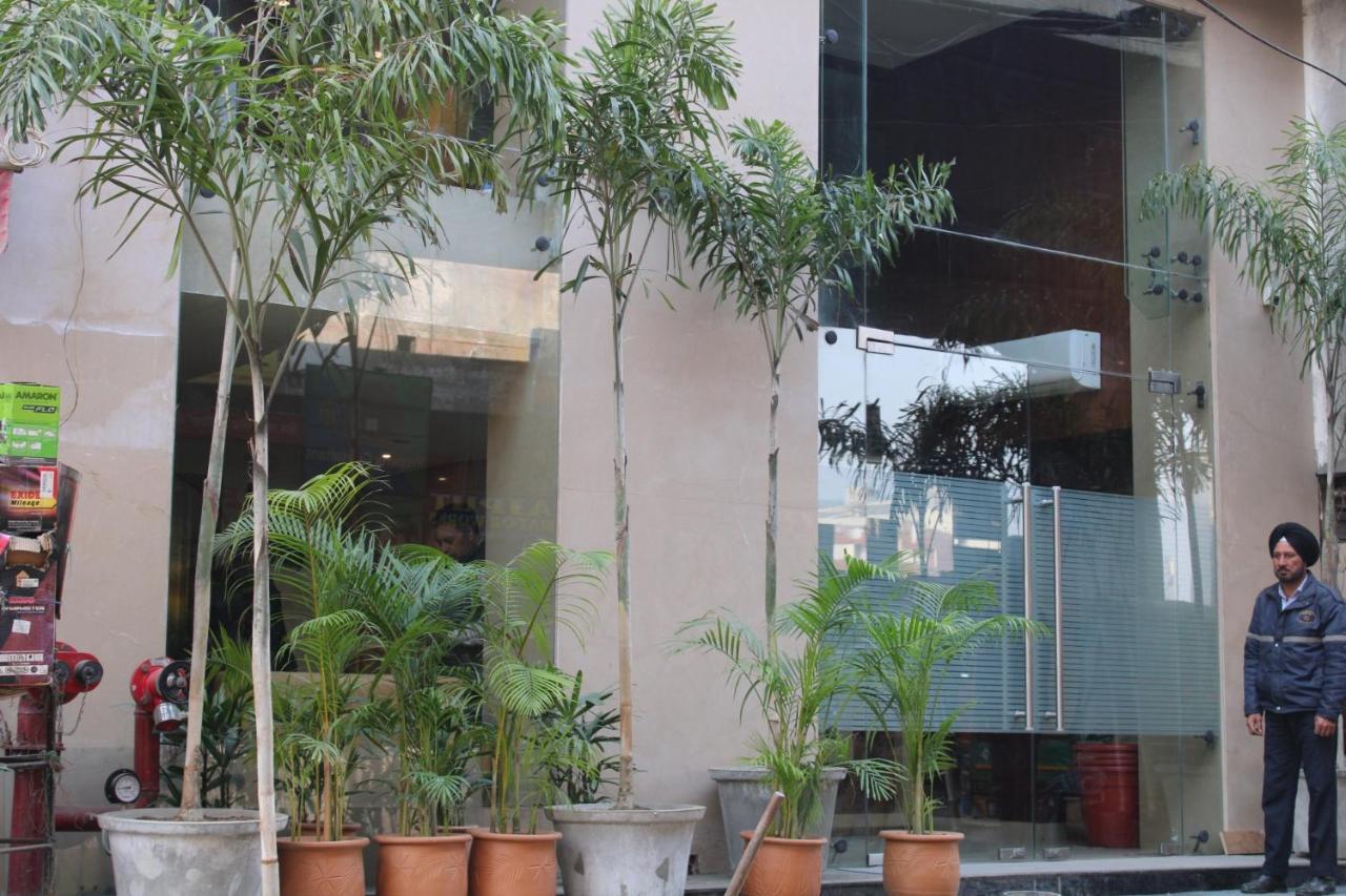 Sagar Hotel Just 5 Min From Golden Temple Amritsar Eksteriør billede